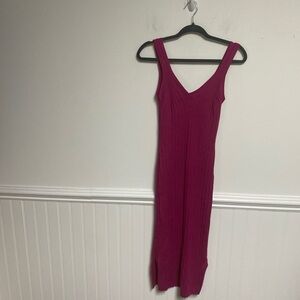 Olive Oak Mystic Magenta Ribbed Dress Splits on sides Size M